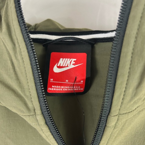 NEW Nike Tech Woven Windbreaker Jacket Men's Medium - Picture 10 of 12